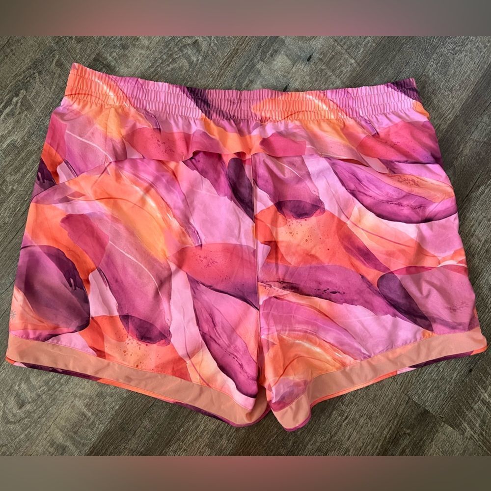 Athleta Printed Mesh Racer Run Mid Rise 4 Short- Size 3X - Picture 2 of 6